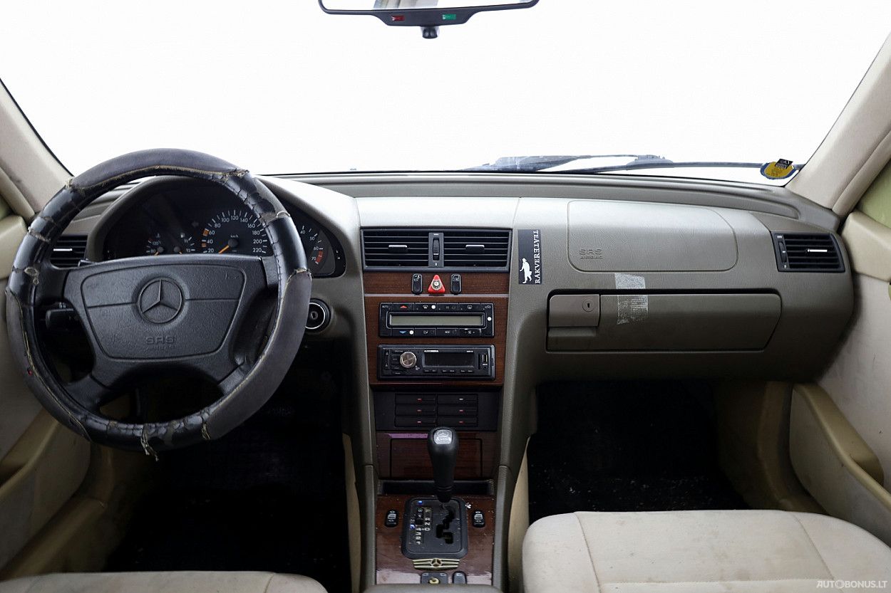 Mercedes-Benz C230 | 4