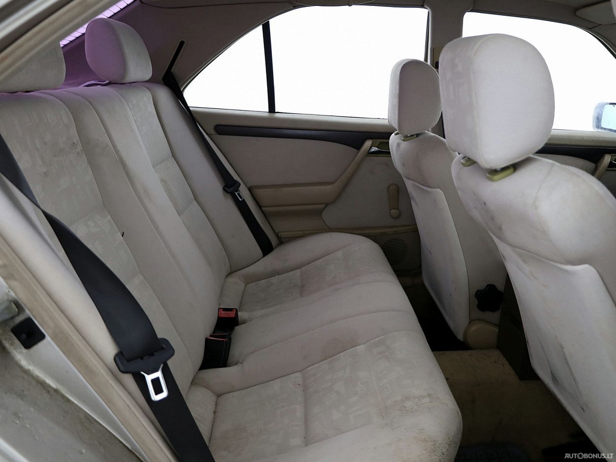 Mercedes-Benz C230 | 6