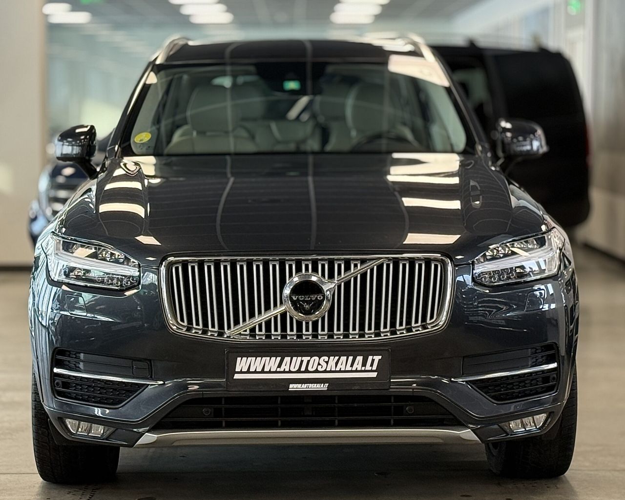 Volvo XC90 | 3