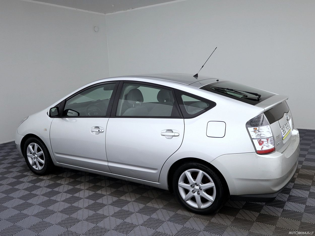 Toyota Prius | 3