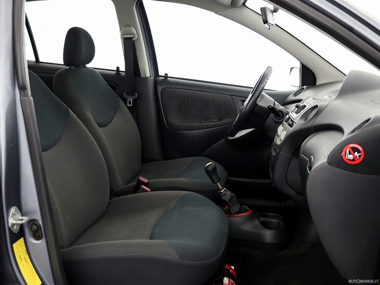 Toyota Yaris | 5