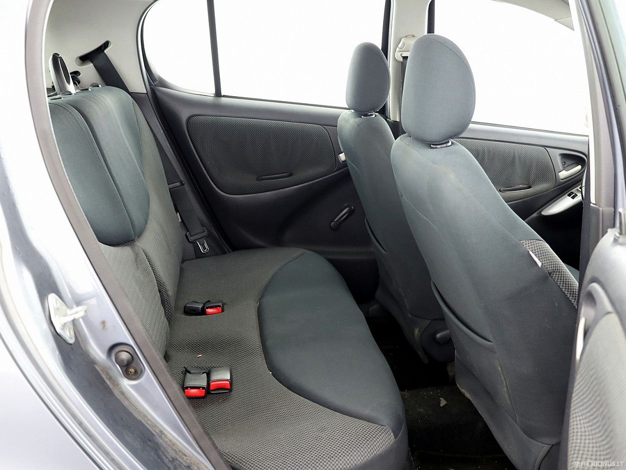 Toyota Yaris | 6