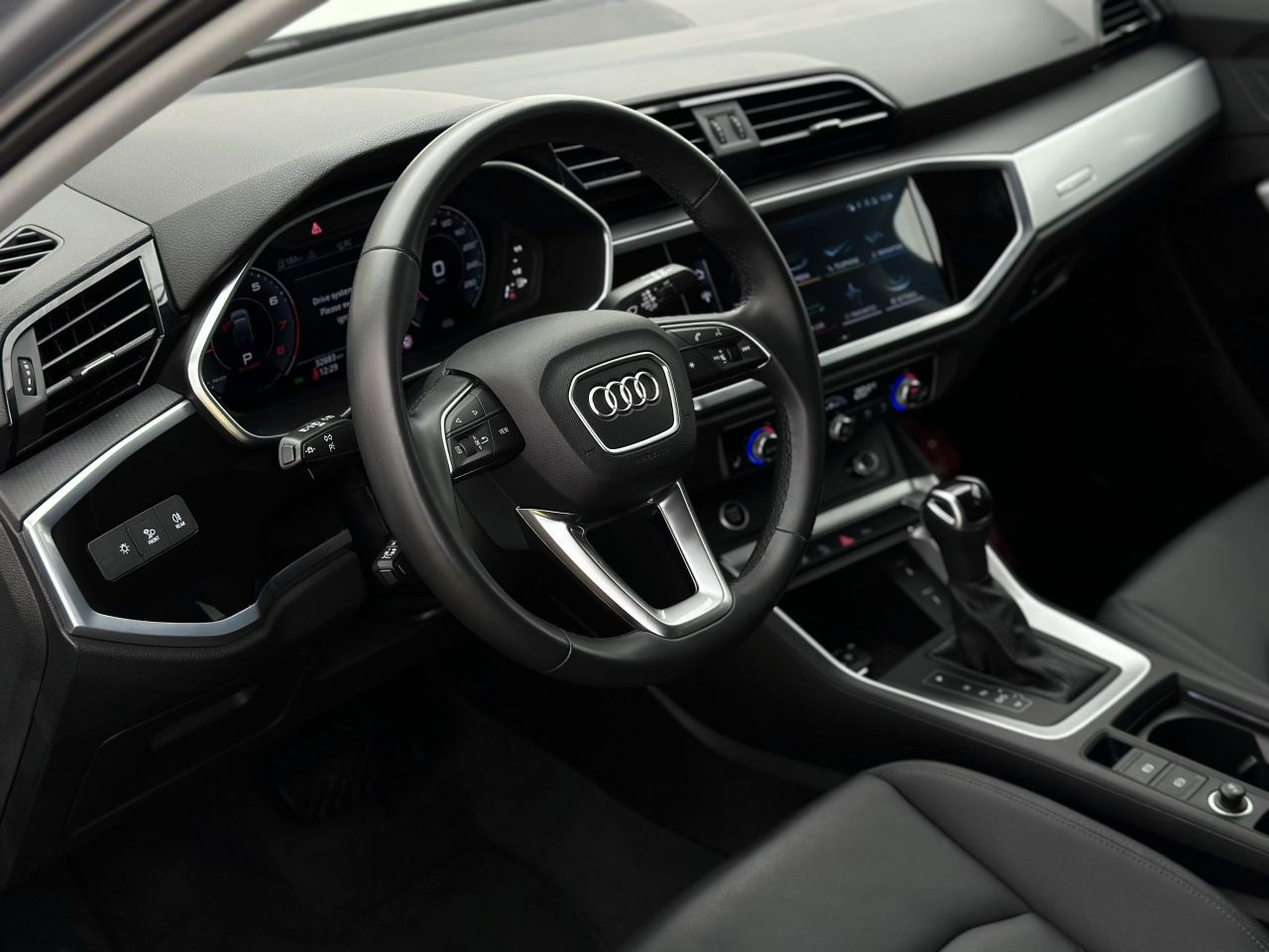 Audi Q3 | 8