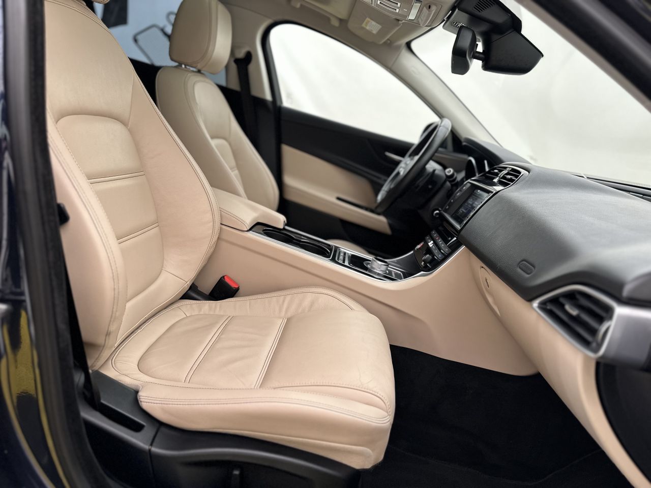 Jaguar XE | 12