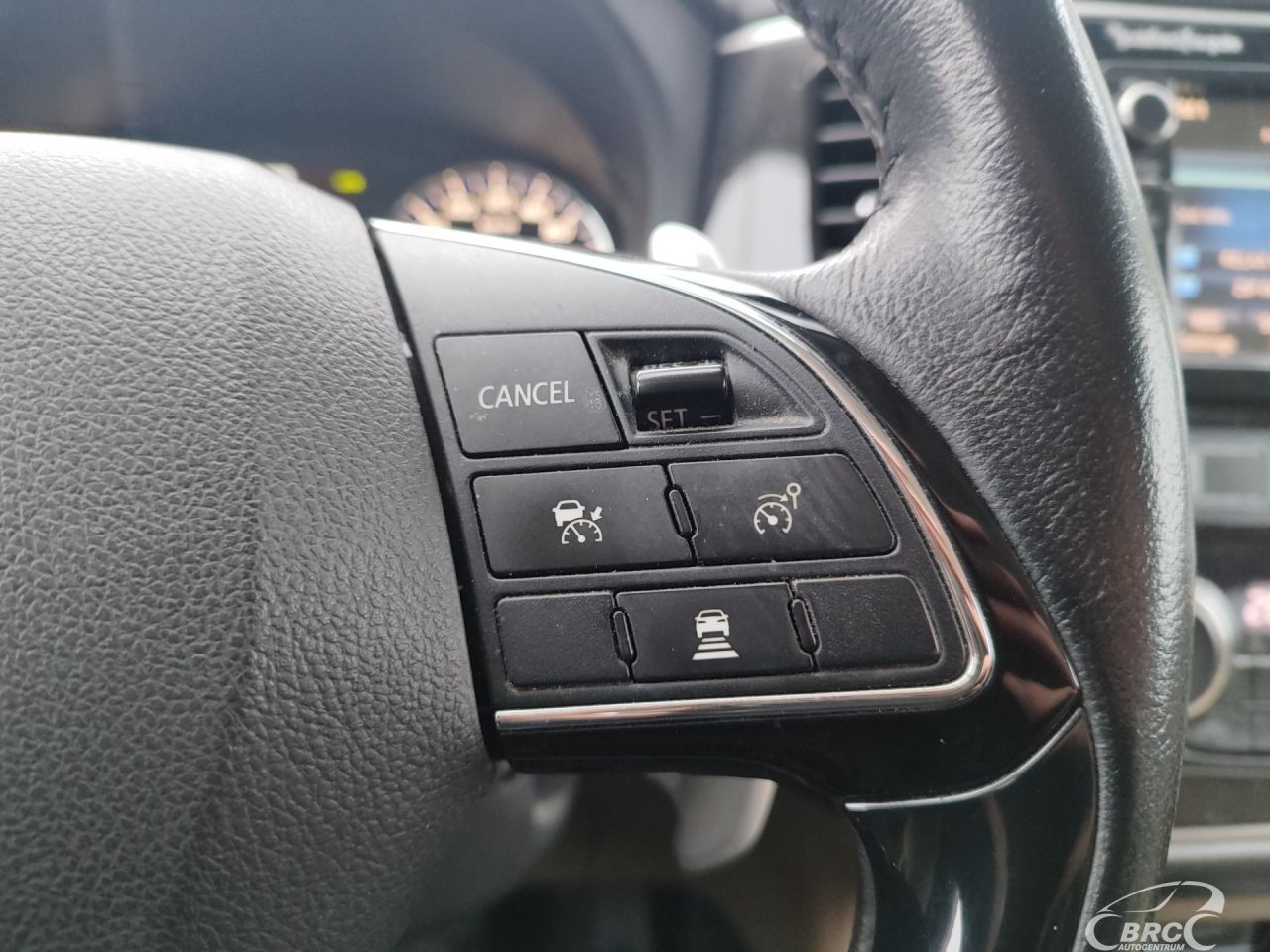 Mitsubishi Outlander | 24