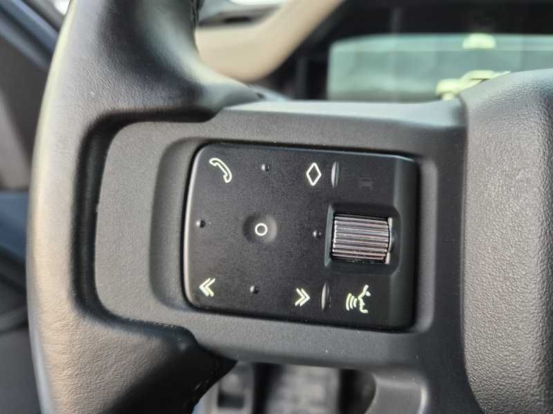 Land Rover Defender | 8