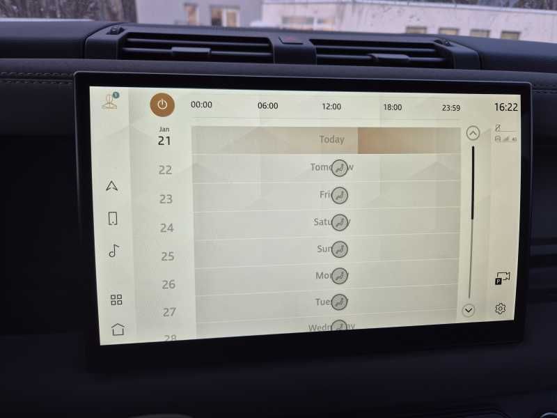 Land Rover Defender | 18