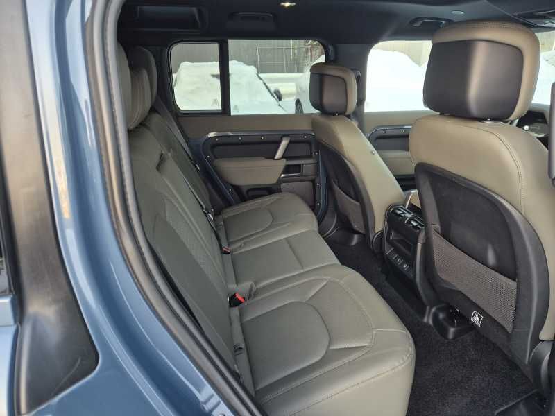 Land Rover Defender | 4