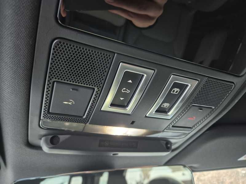 Land Rover Defender | 24