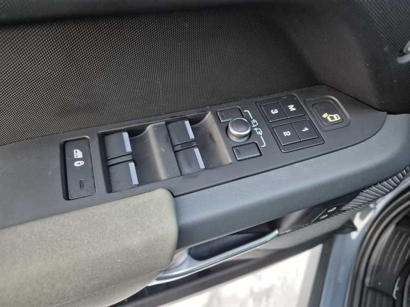 Land Rover Defender | 21