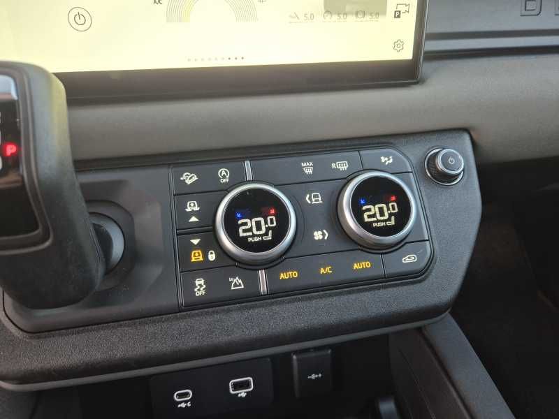 Land Rover Defender | 19