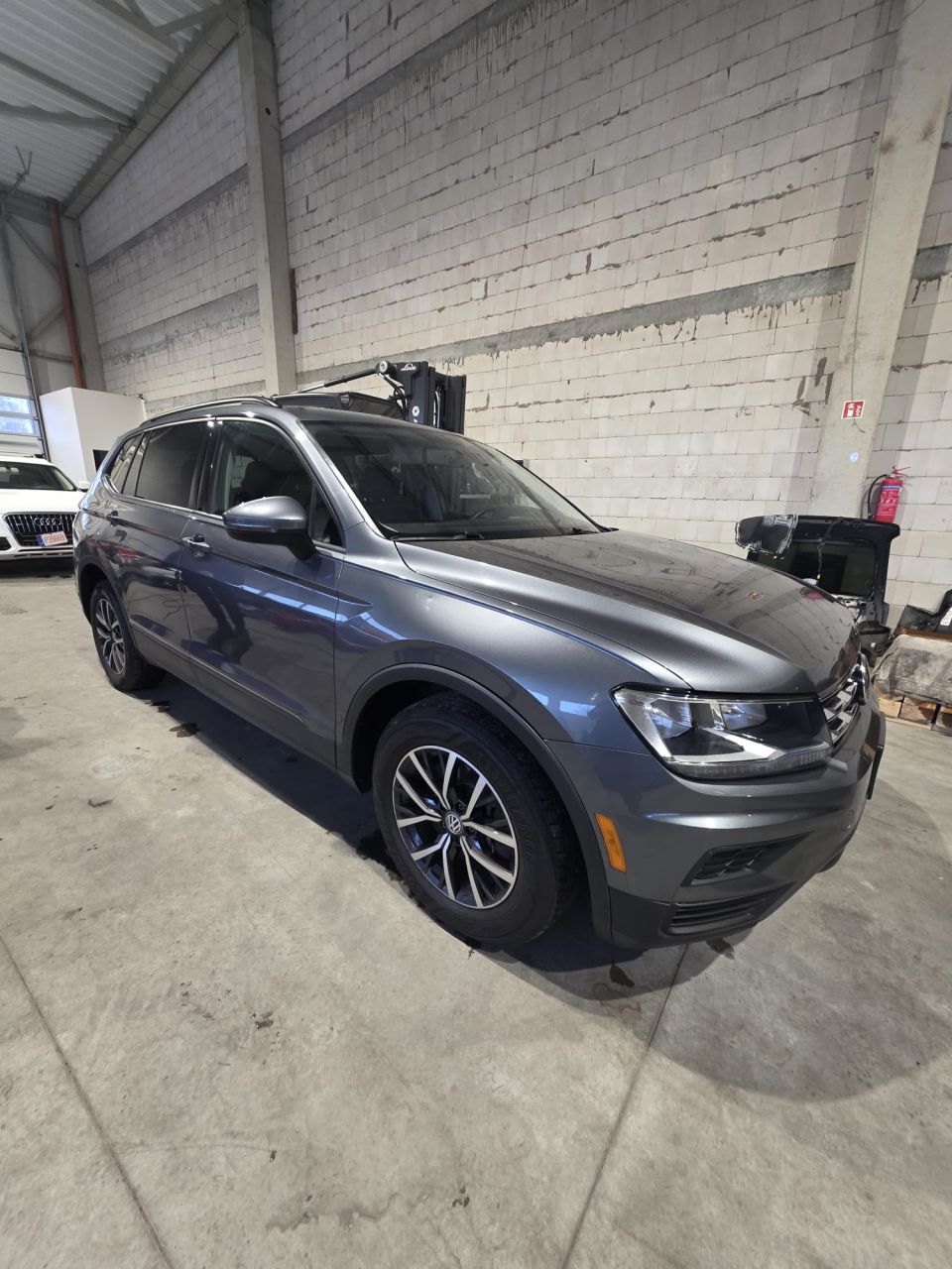 Volkswagen Tiguan | 1