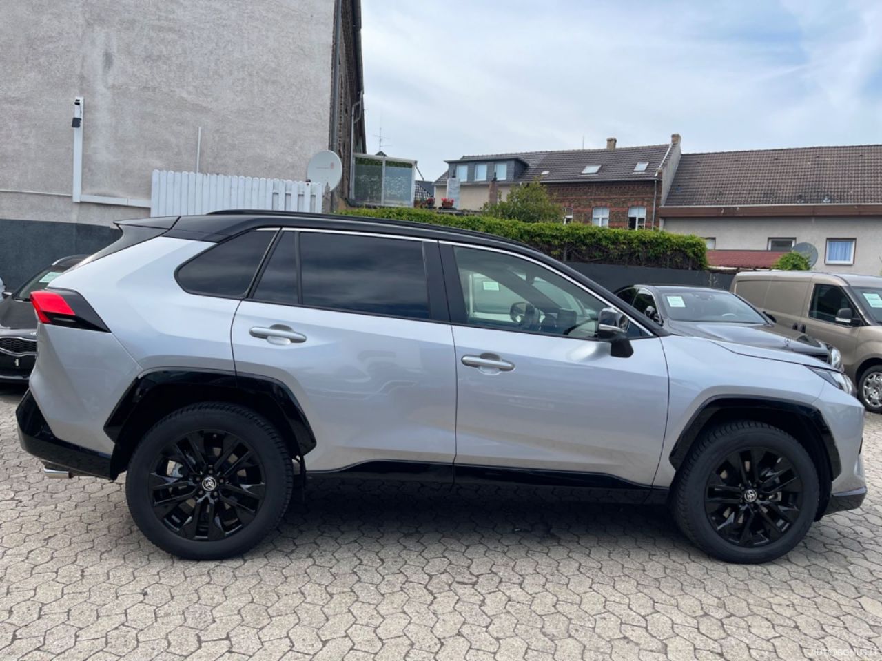 Toyota RAV4 | 6