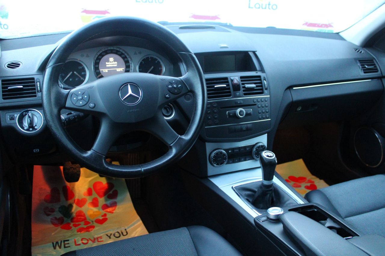 Mercedes-Benz C200 | 4