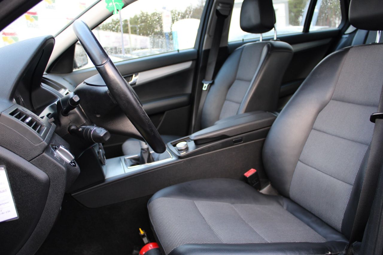 Mercedes-Benz C200 | 7