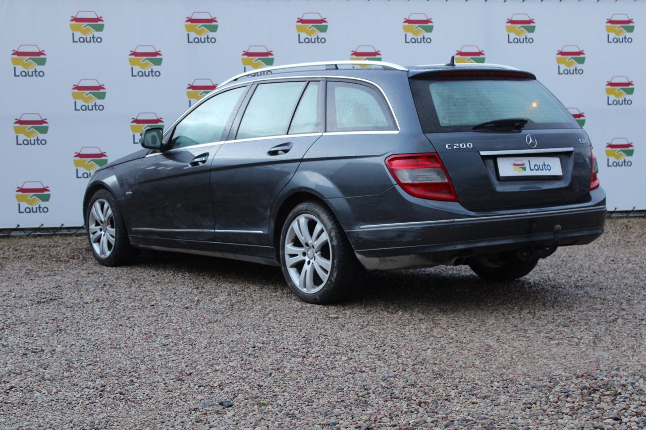 Mercedes-Benz C200 | 3