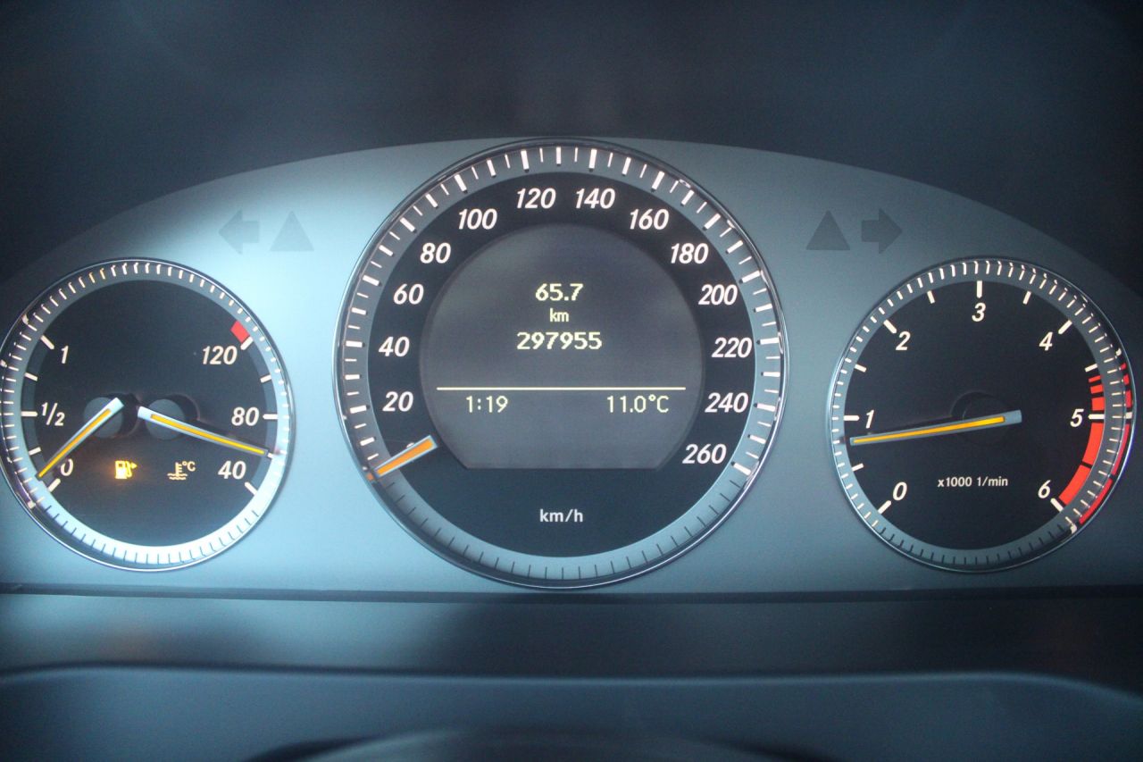 Mercedes-Benz C200 | 6