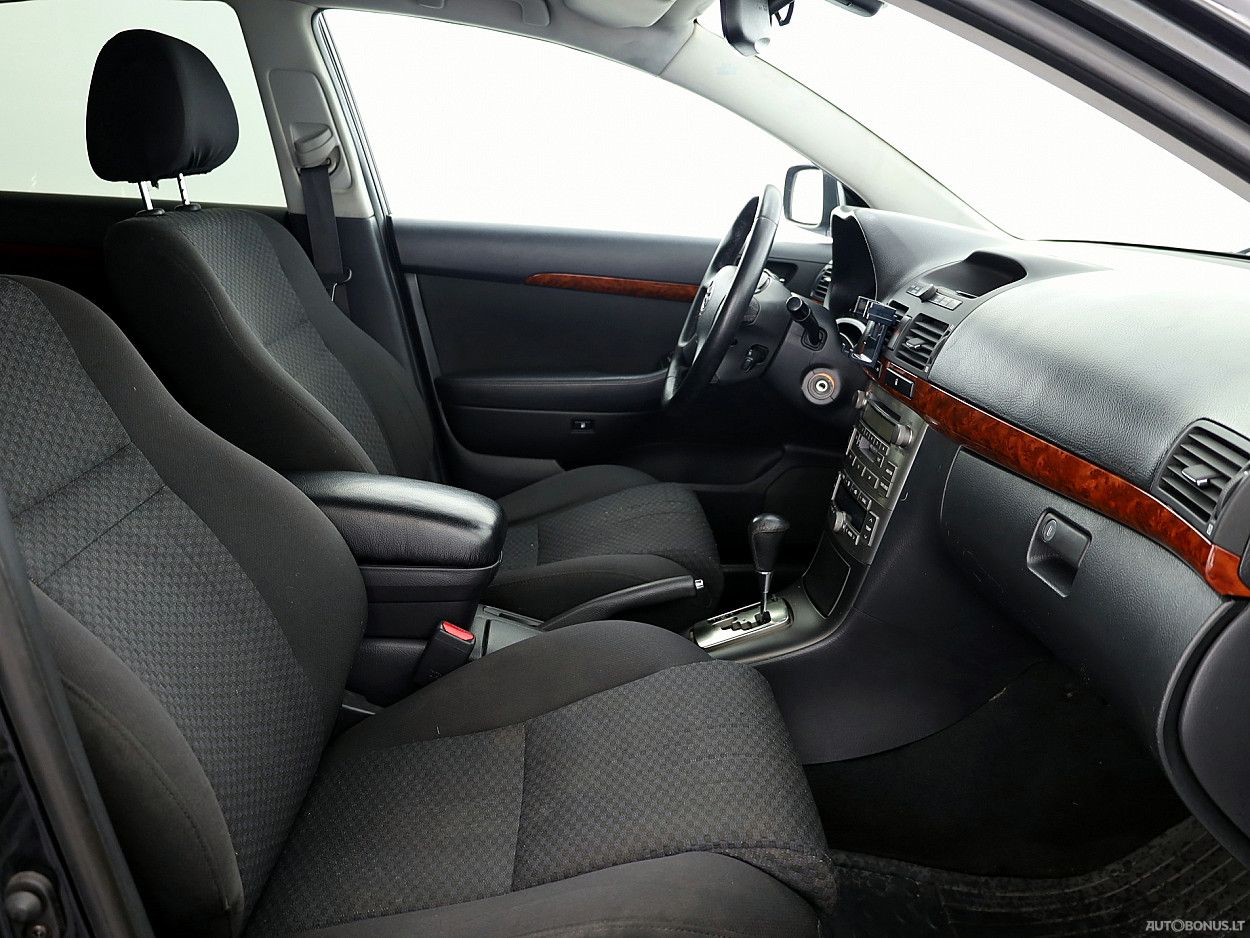 Toyota Avensis | 5