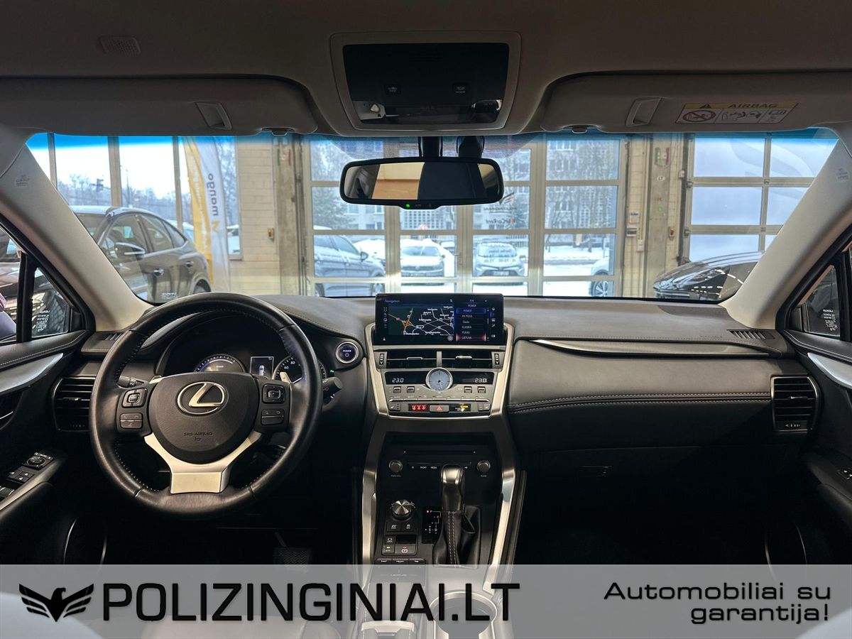 Lexus NX 300h | 11