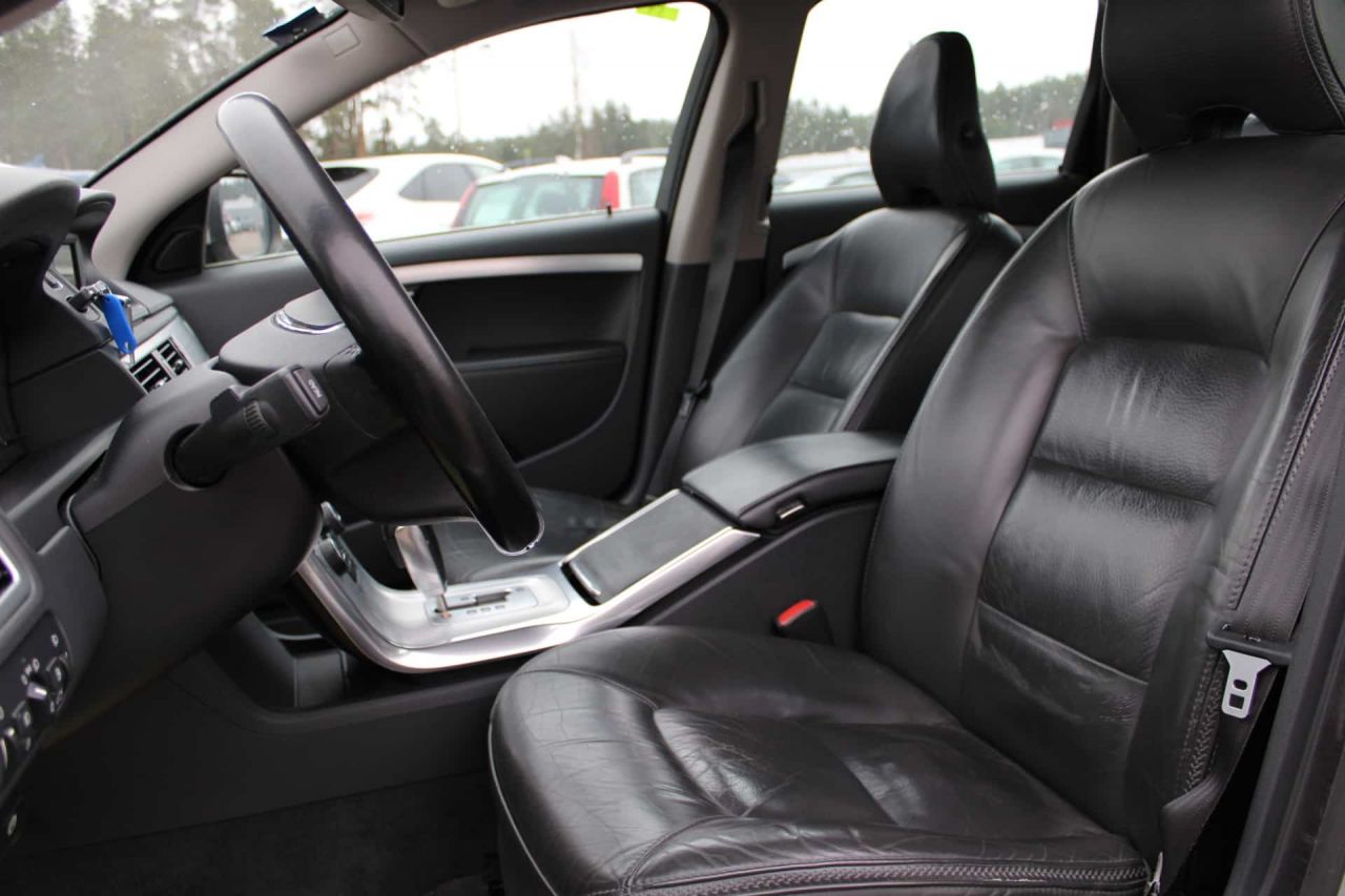 Volvo XC70 | 6