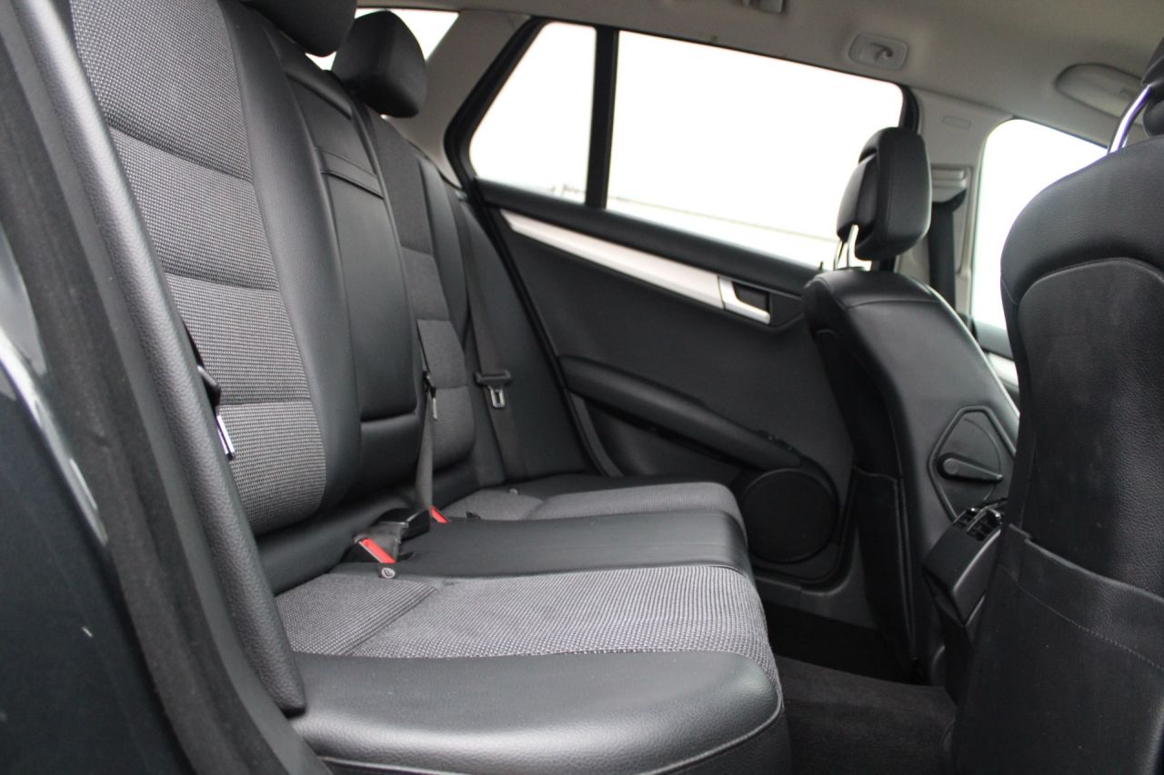 Mercedes-Benz C180 | 9