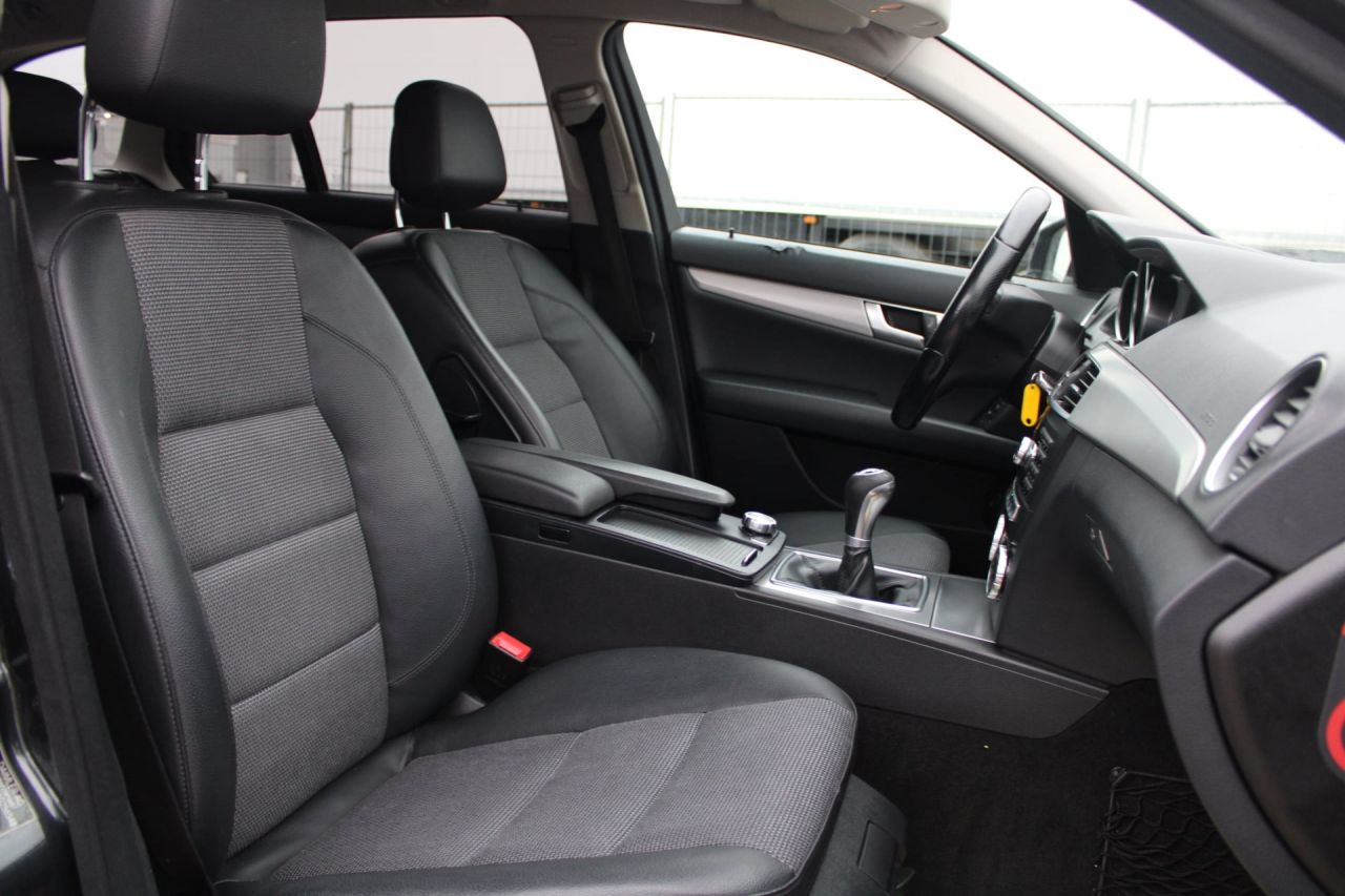 Mercedes-Benz C180 | 8