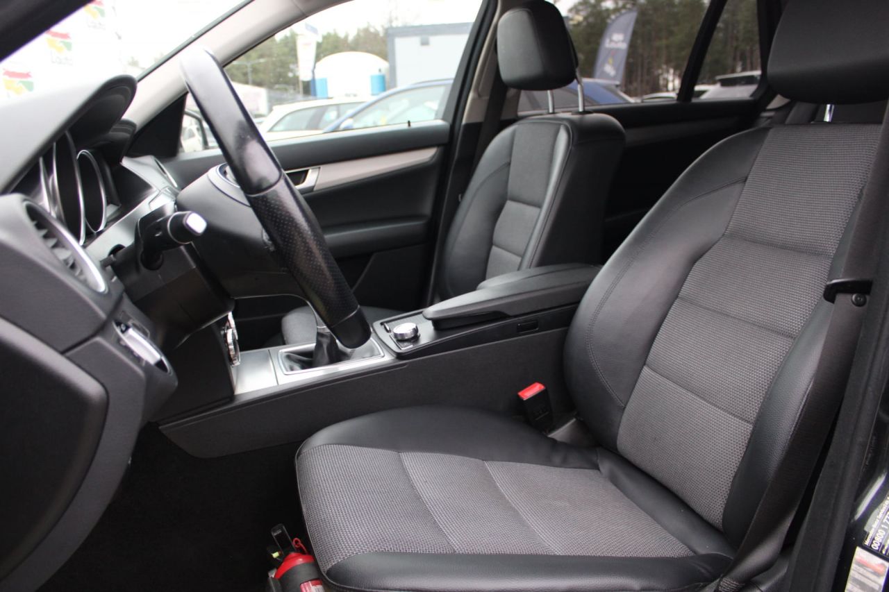 Mercedes-Benz C180 | 6