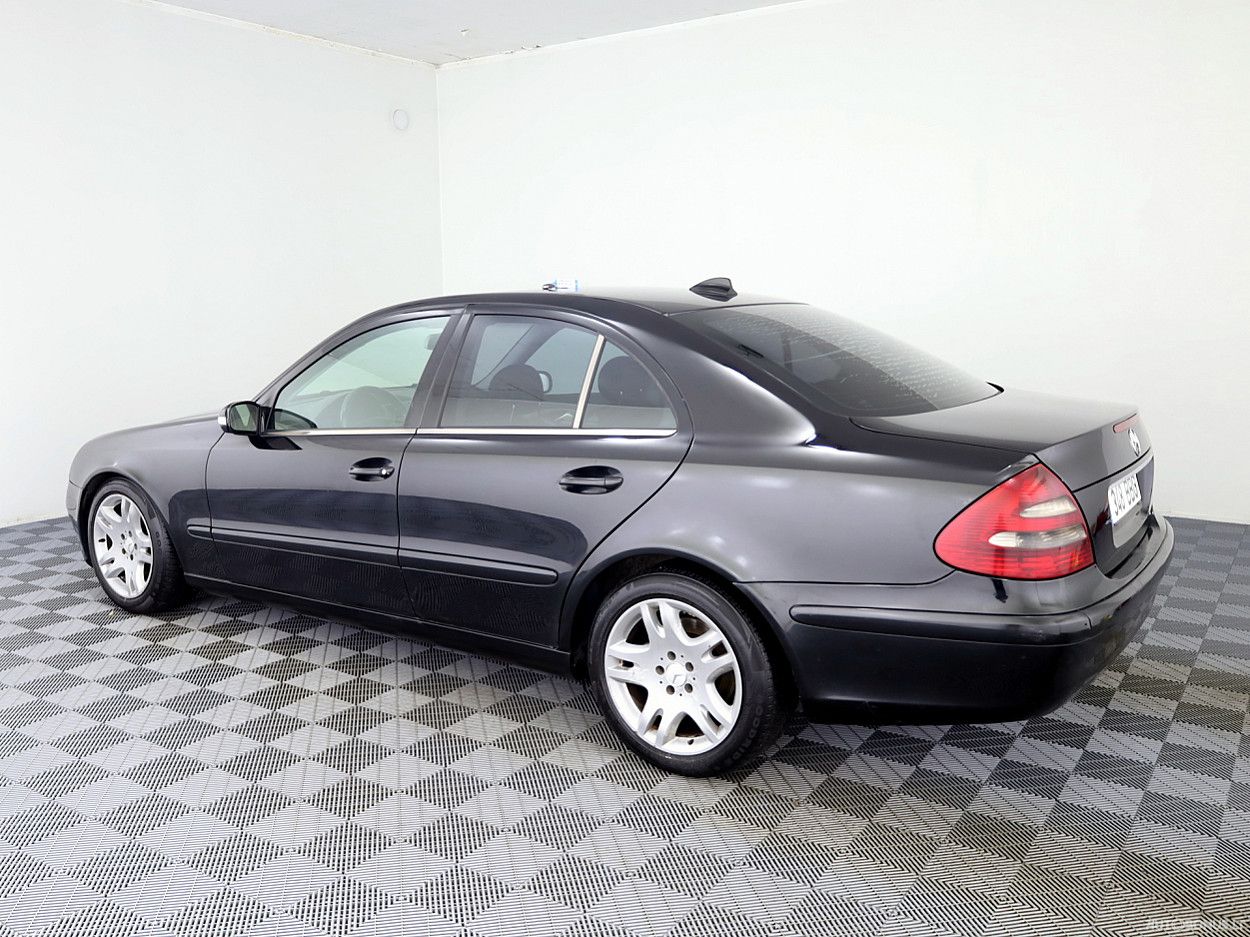 Mercedes-Benz E200 | 3
