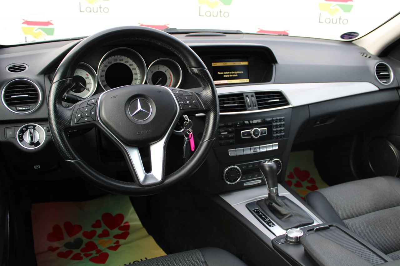 Mercedes-Benz C220 | 4