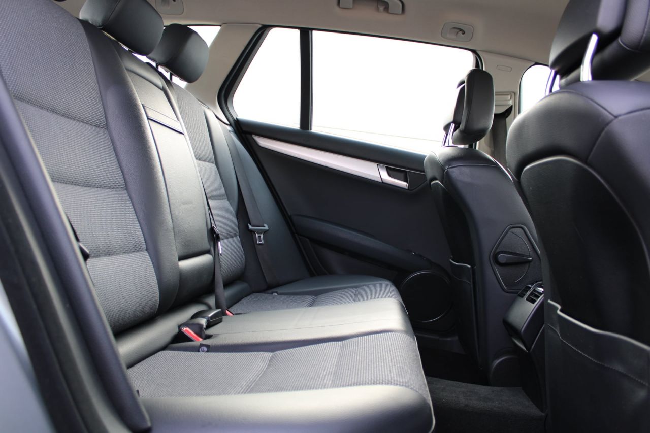 Mercedes-Benz C220 | 9