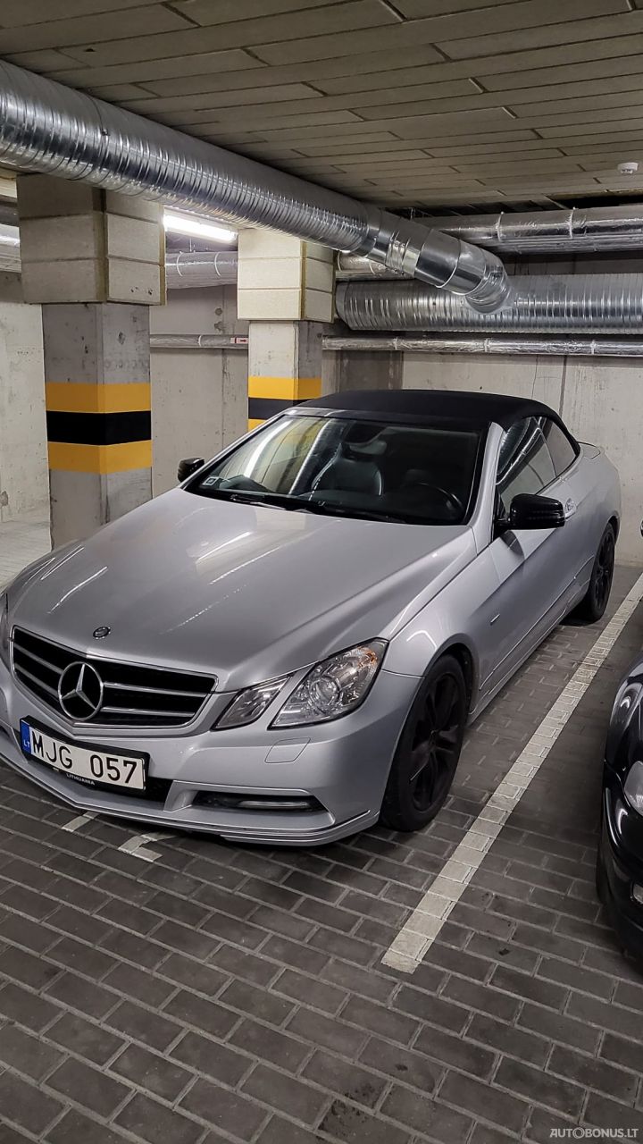 Mercedes-Benz 350 | 1