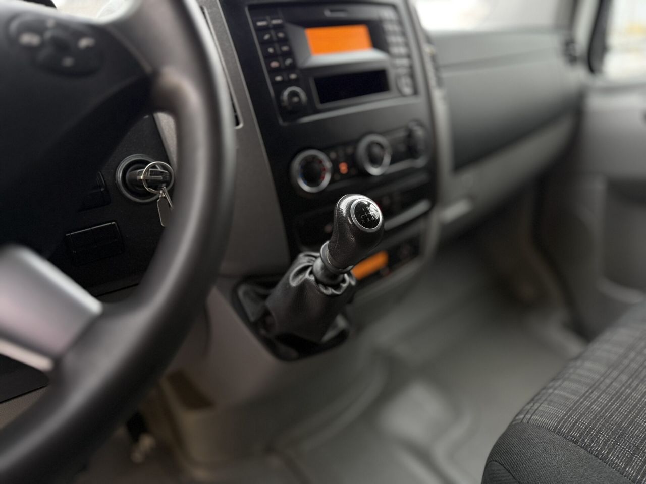 Mercedes-Benz Sprinter | 15