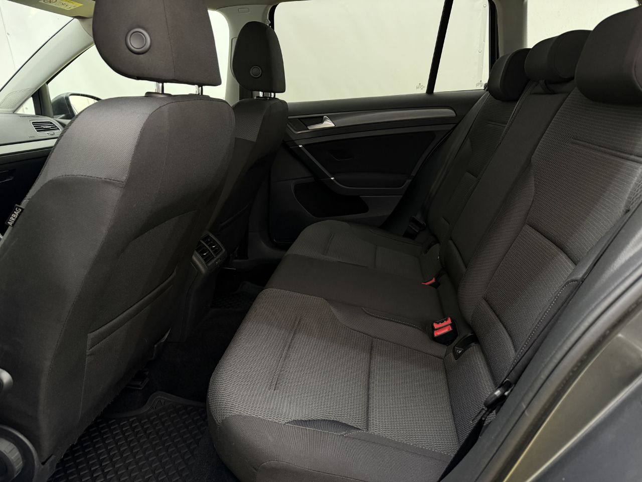 Volkswagen Golf | 10