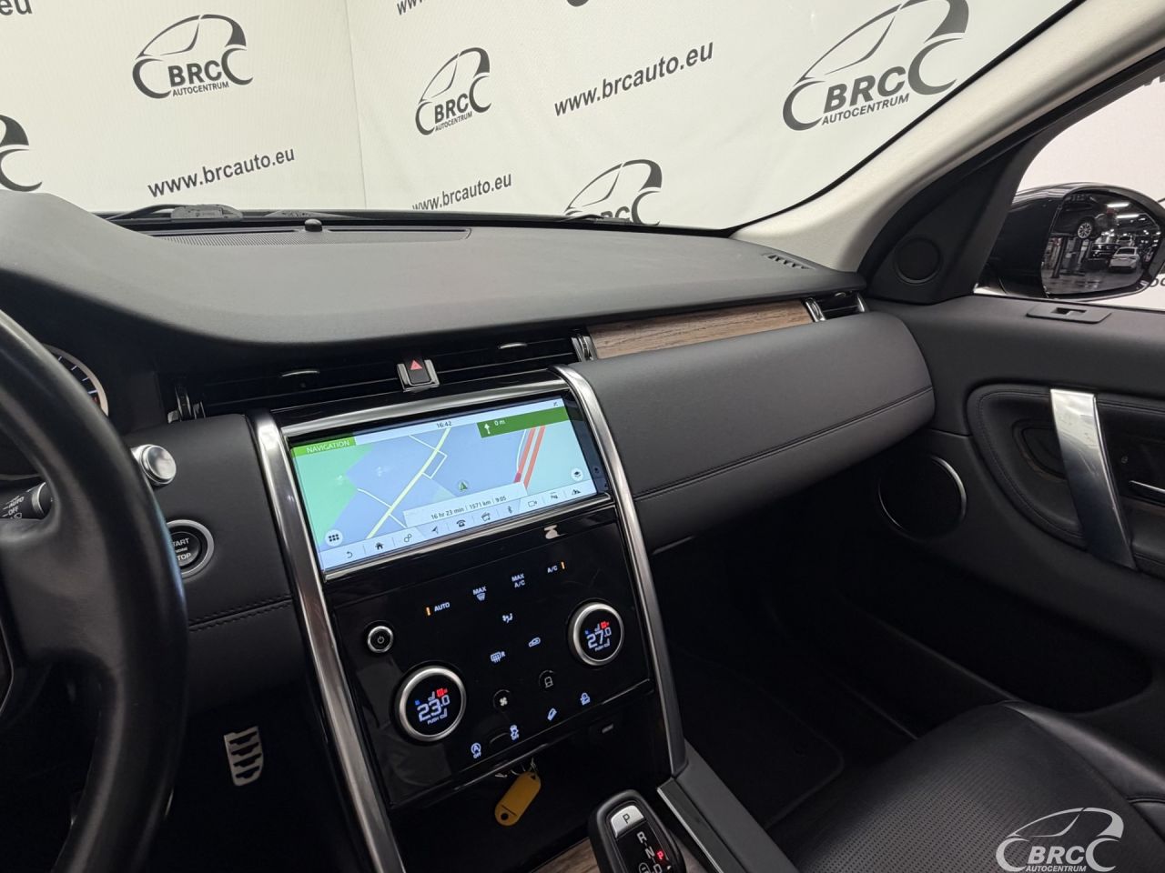 Land Rover Discovery | 25