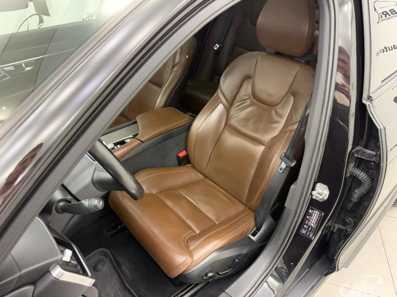 Volvo V90 | 8