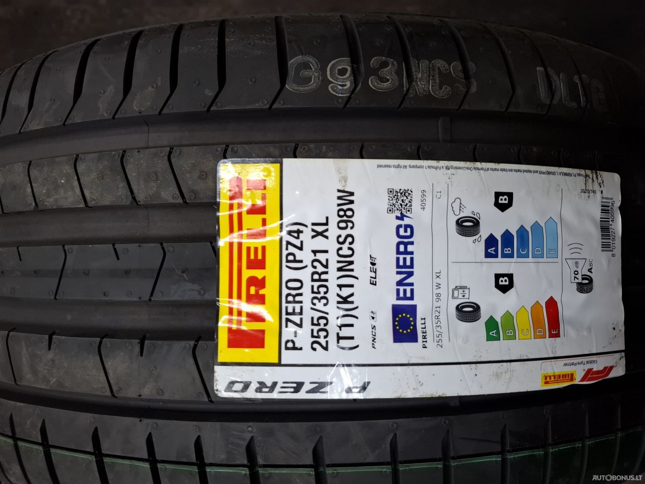 Pirelli 255/35R21 summer tyres | 2
