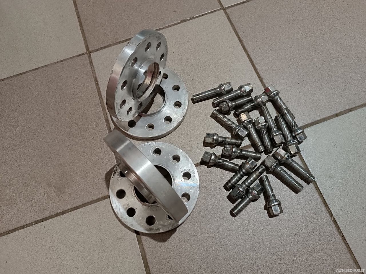 Lengvojo lydinio ratlankiai | 2