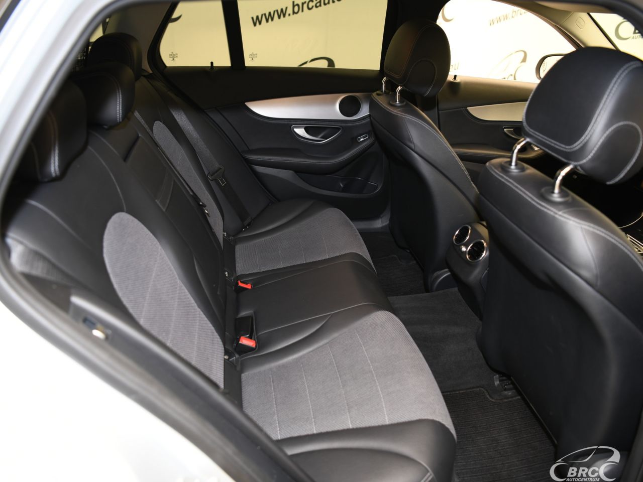 Mercedes-Benz C220 | 12