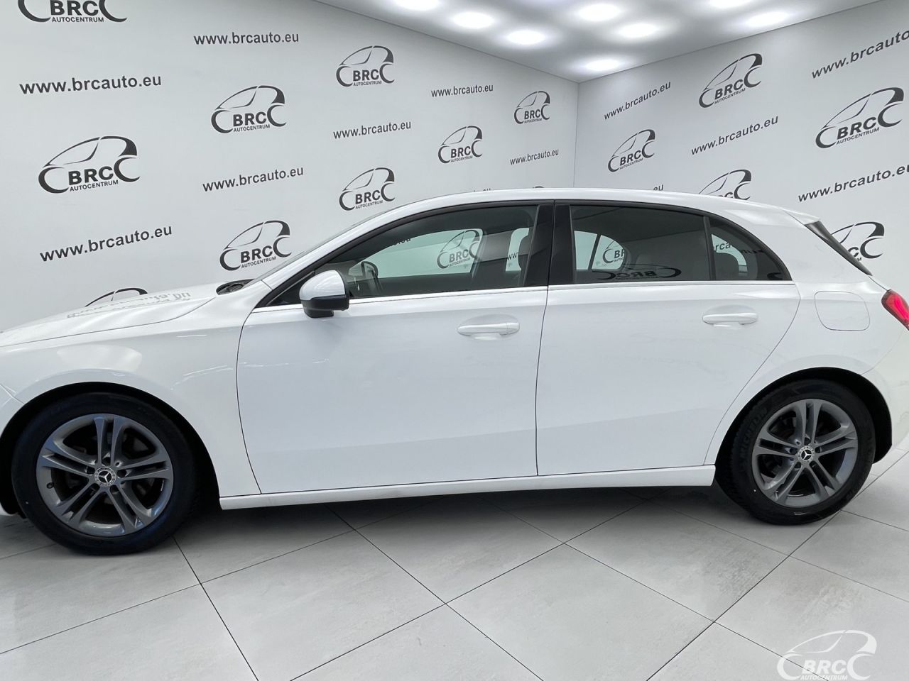 Mercedes-Benz A180 | 48