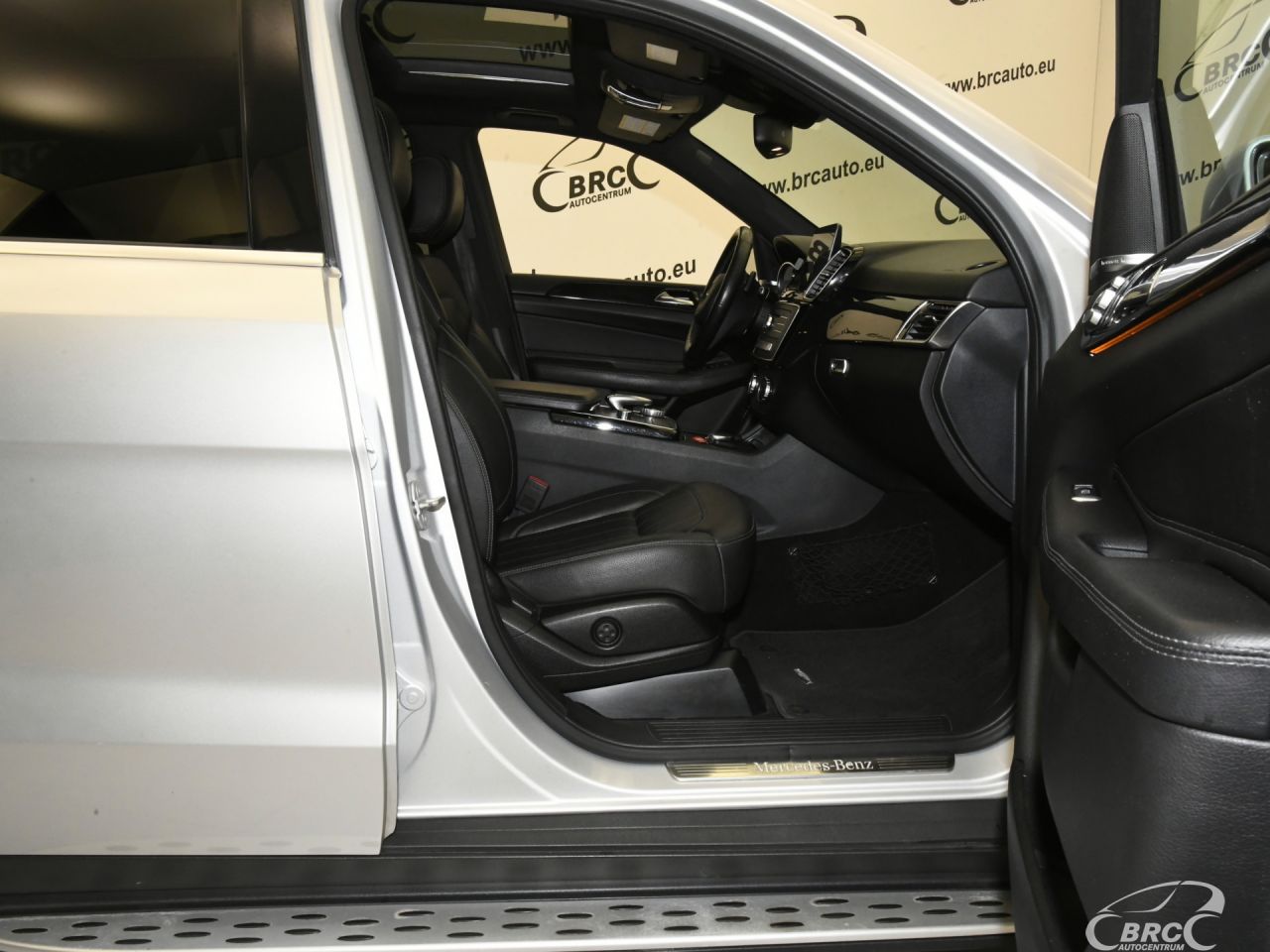 Mercedes-Benz GLE350 | 3