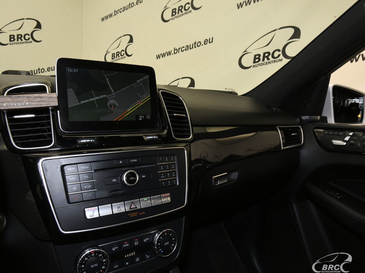 Mercedes-Benz GLE350 | 31