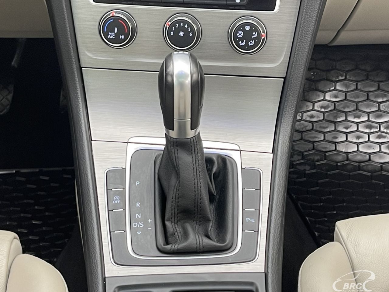 Volkswagen Golf | 16