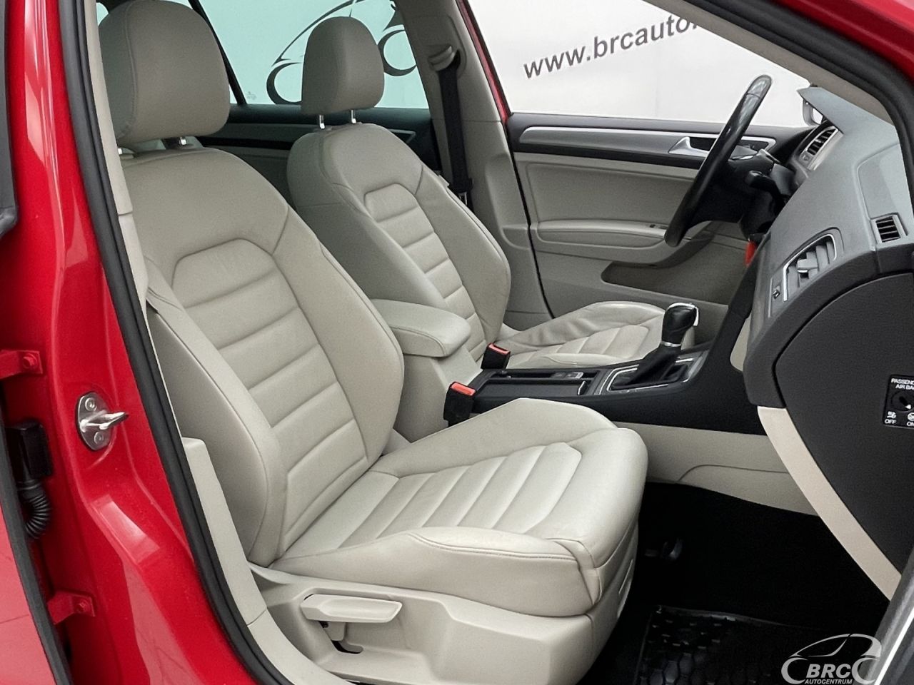 Volkswagen Golf | 10