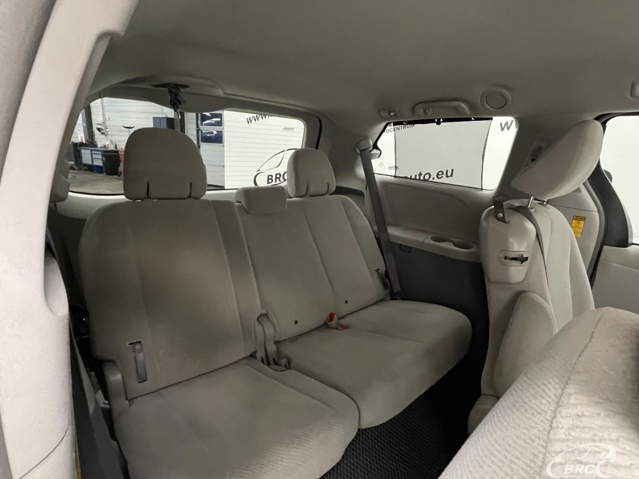 Toyota Sienna | 14