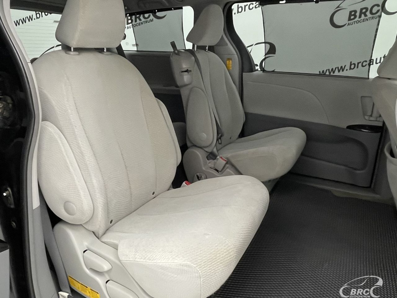 Toyota Sienna | 11