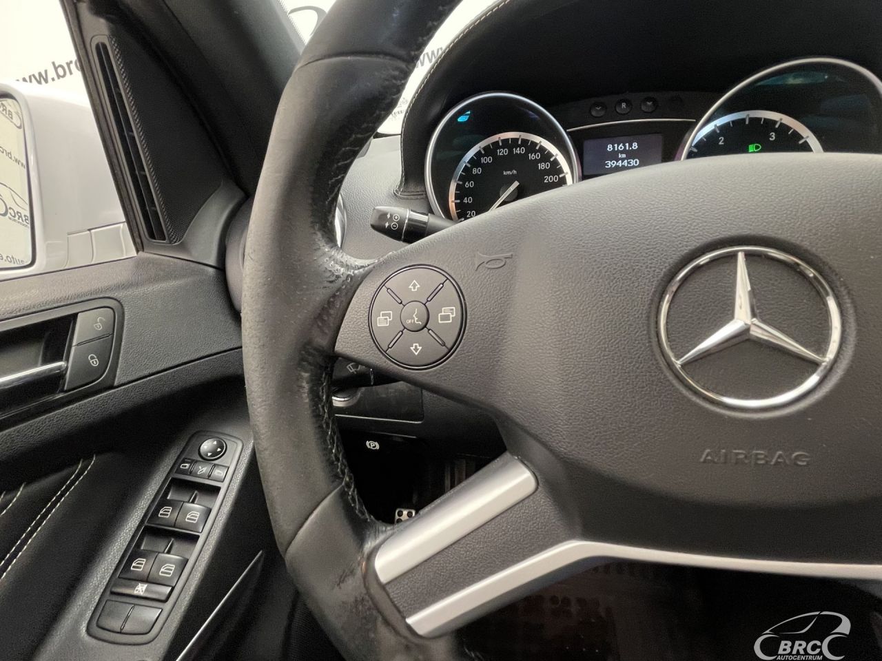 Mercedes-Benz ML350 | 28