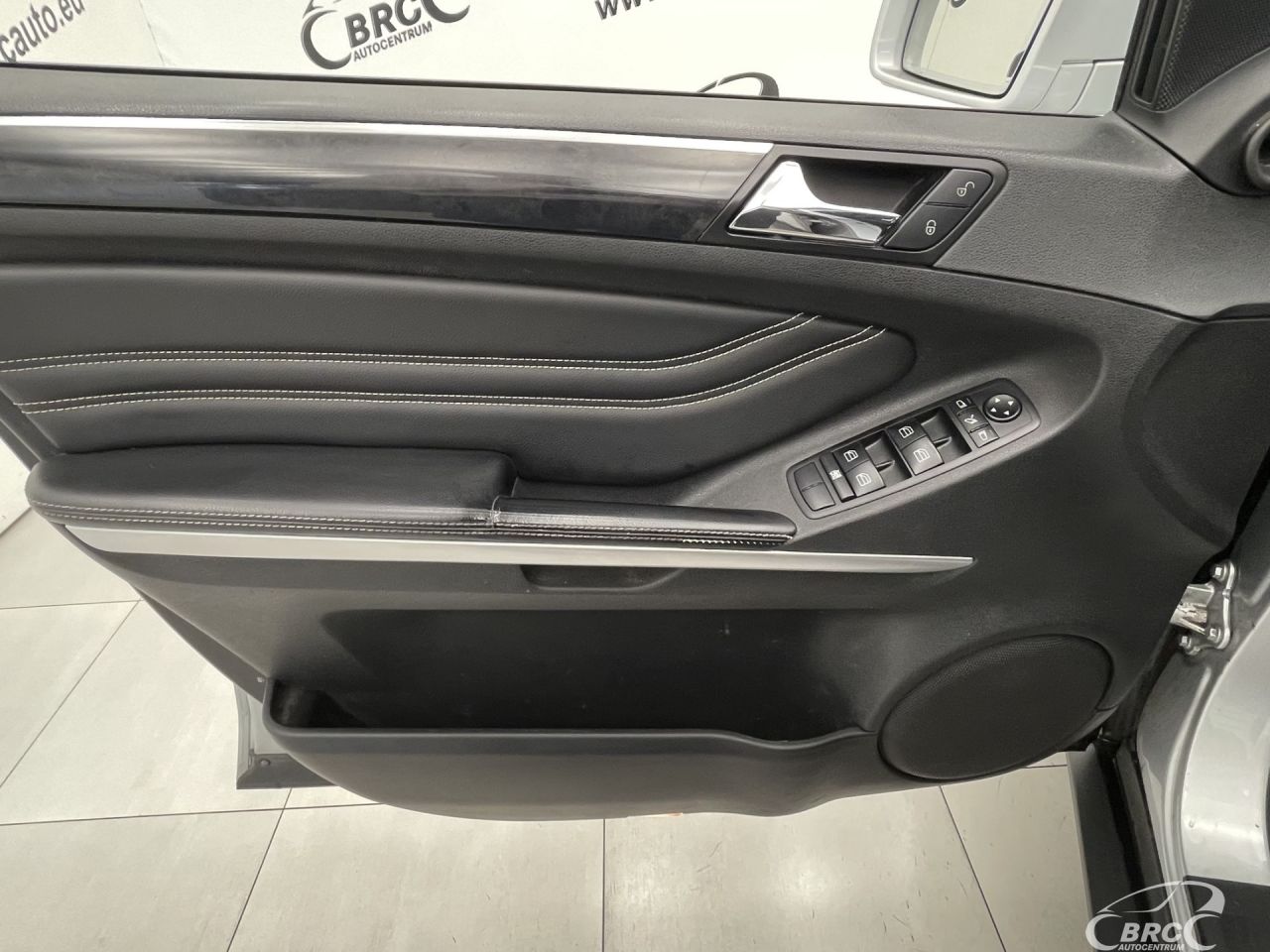 Mercedes-Benz ML350 | 18