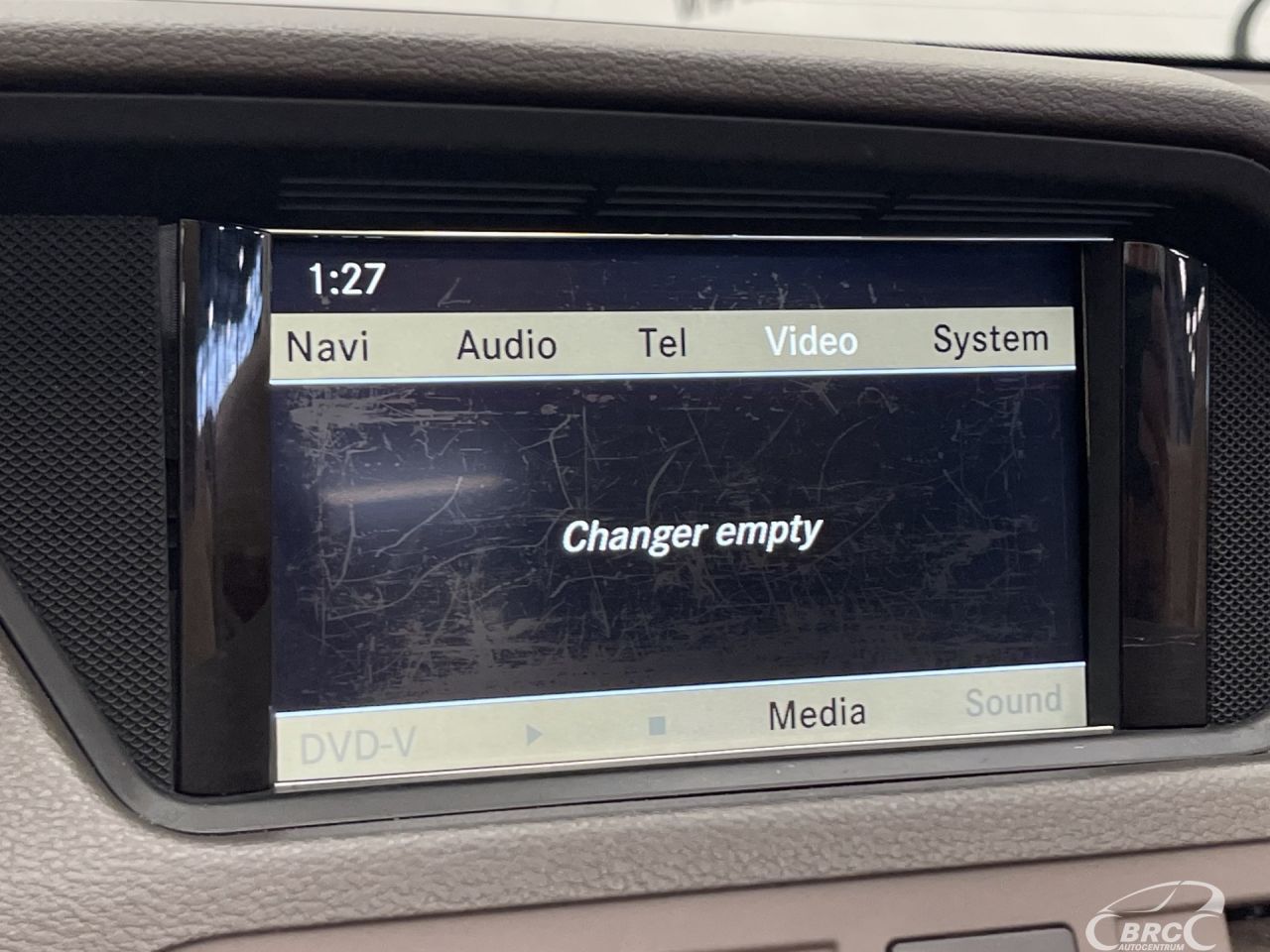 Mercedes-Benz E550 | 37