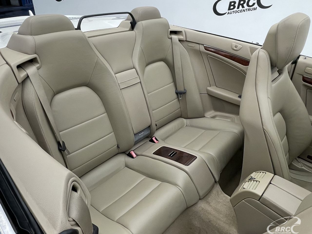 Mercedes-Benz E550 | 11