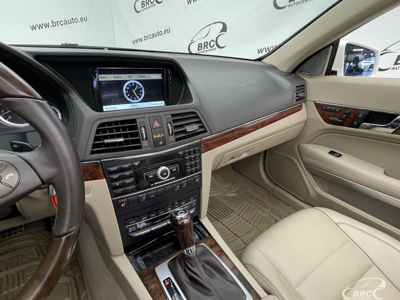 Mercedes-Benz E550 | 26